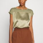 žene print t-shirt martini olive Anna Field 20N84256