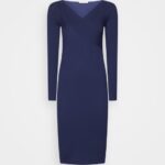 žene v ausschnitt tamnoplava midi strickkleid pomaknuta haljina uz tijelo Anna Field 20N84214